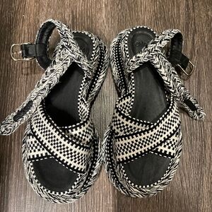 Chloé
Women's Meril Ankle Strap Sandals